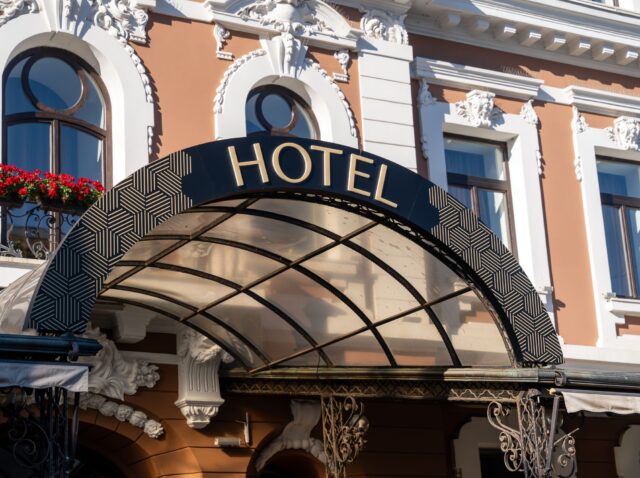 reclama cu elemente volumetrice luminoase (1) reclama cu elemente volumetrice luminoase (1)