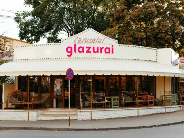 Litere și semne volumetrice luminoase