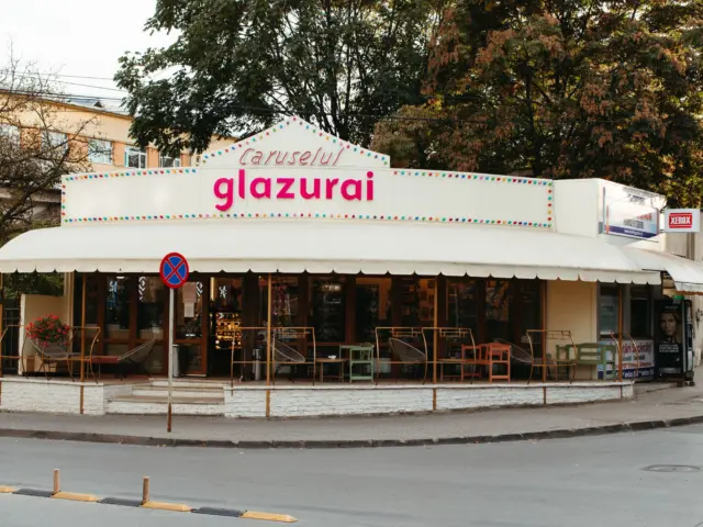 Acoperiri și structuri metalice publicitare