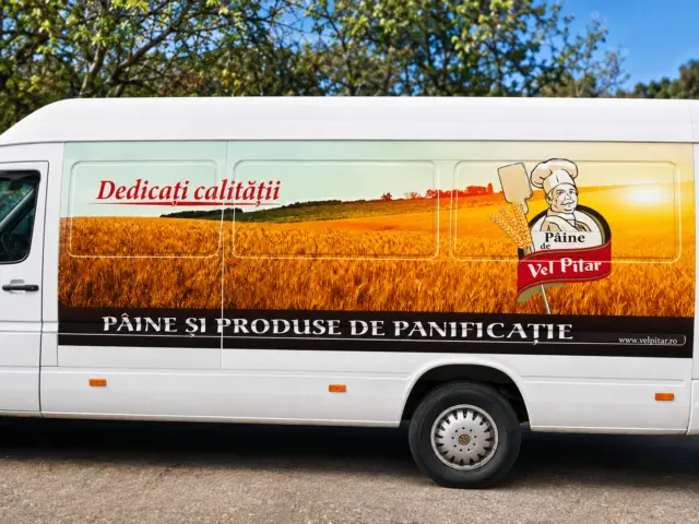Inscripționări și colantări auto