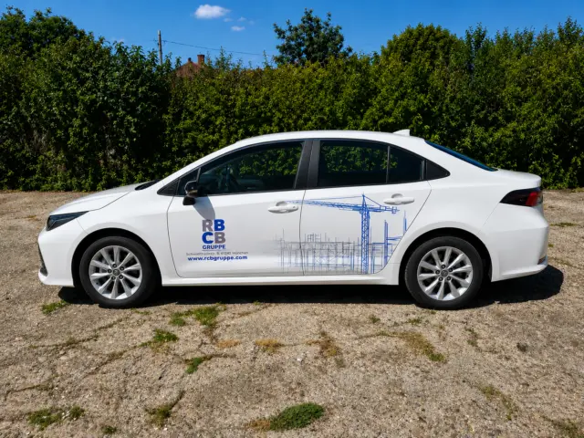 Inscripționări și colantări auto