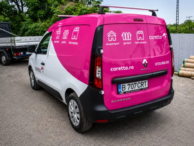 Inscripționări și colantări auto