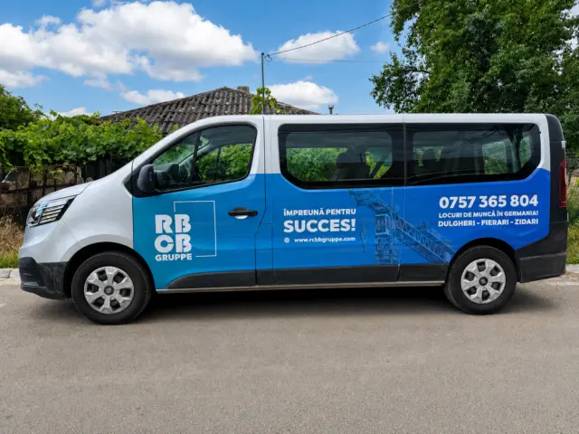 Inscripționări și colantări auto