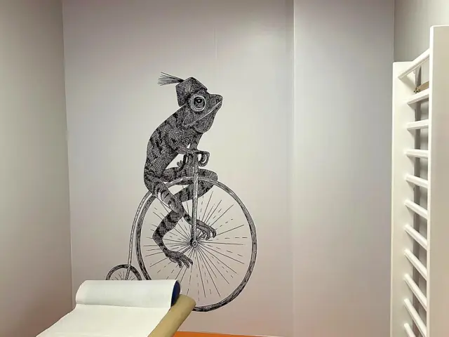 Tapet și autocolant pentru pereți