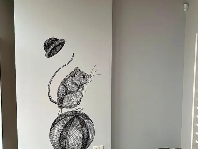 Tapet și autocolant pentru pereți