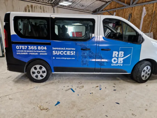 Inscripționări și colantări auto