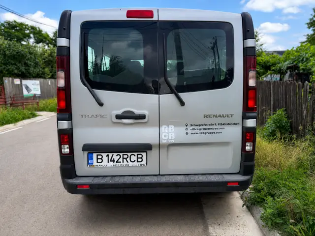 Inscripționări și colantări auto