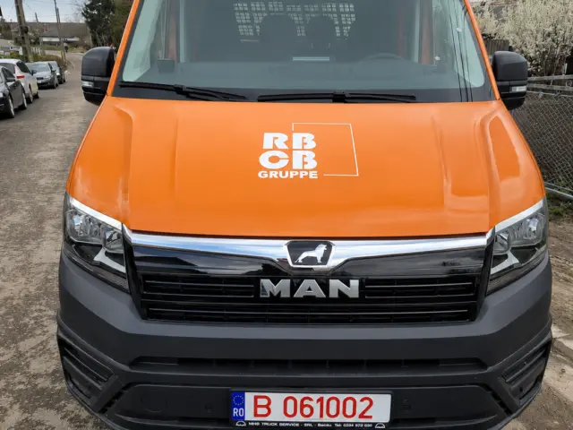 Inscripționări și colantări auto