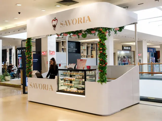 Insulă comercială Savoria – kiosk modular pentru cofetărie