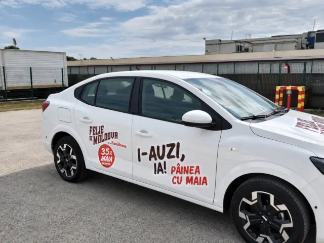 Inscripționări și colantări auto