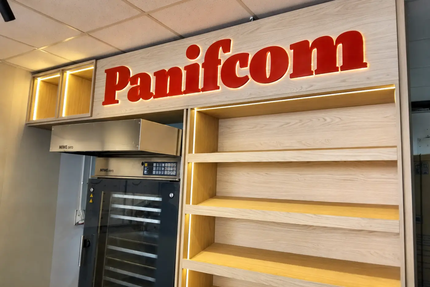 litere luminoase halo panifcom iasi magnius