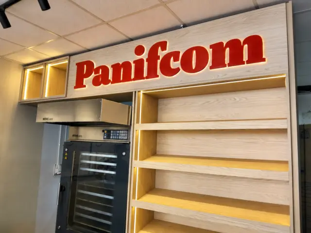 litere luminoase halo panifcom iasi magnius