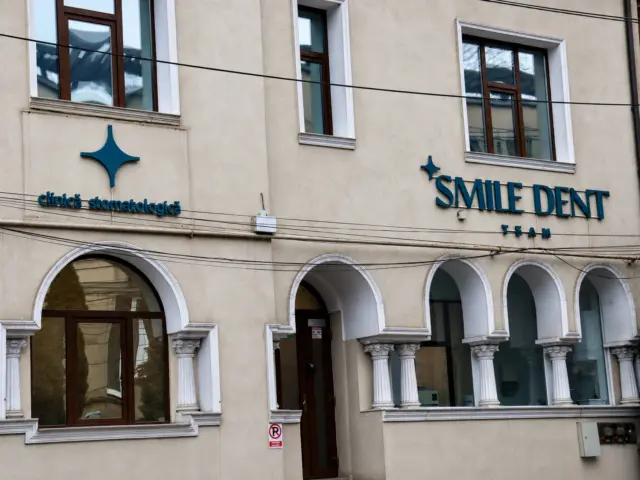 litere luminoase halo smile dent