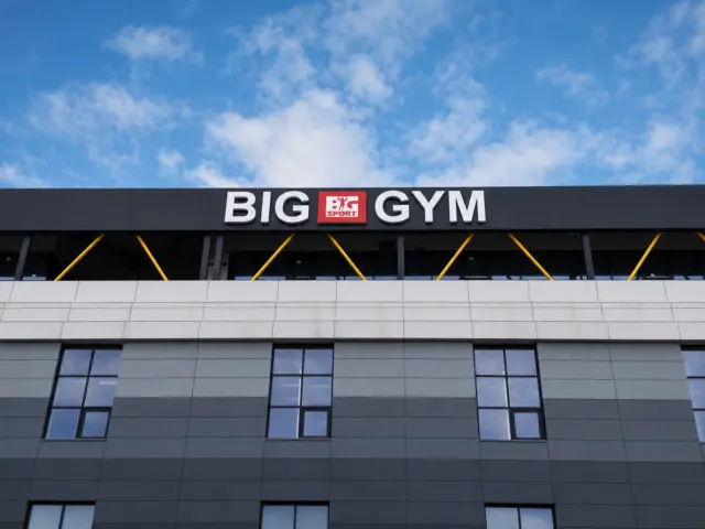 litere luminoase mari big gym