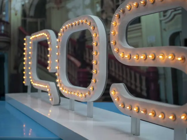 Reclame pentru săli de joc și tip „Las Vegas”