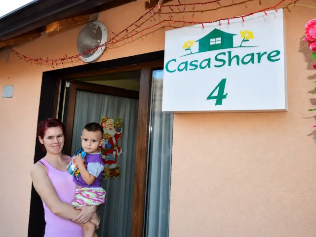 reclama luminoasa casa share iasi