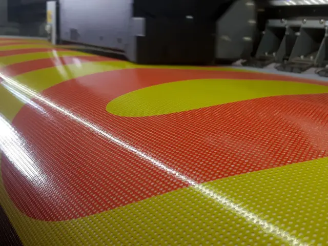 Print digital pe materiale flexibile